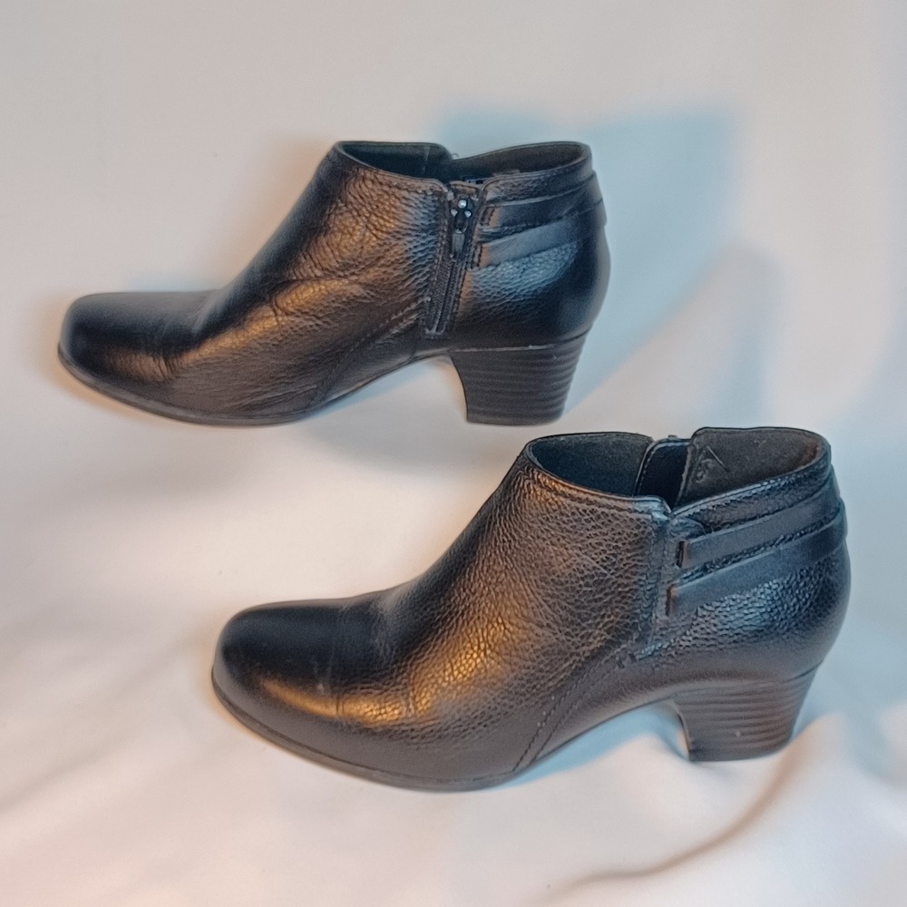 Clarks Women's Valarie2ashly Black Leather Ankle Boots Size 6.5M Office Casual - Picture 3 of 8